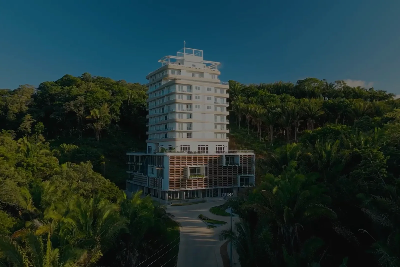 Duna Residencies, the high-rise tower at the heart of Próspera, Roatán